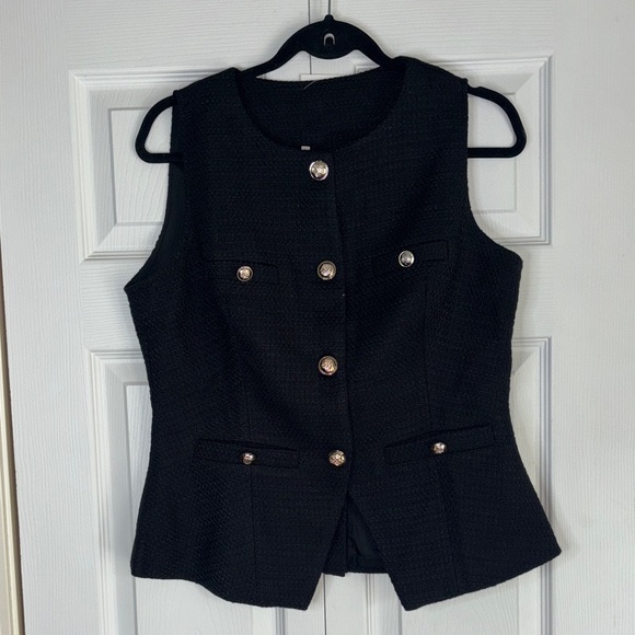 Chic Black Buttoned Vest for Women - Picture 1 of 9